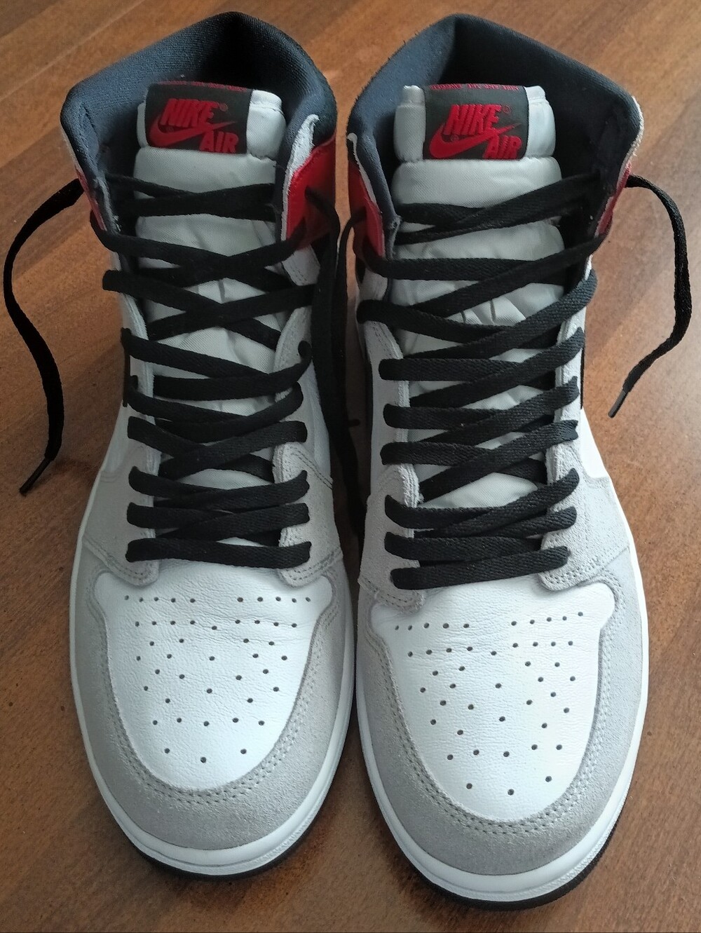 Like New Men's Air Jordan Retro High OG Smoke Gray, White, Black, Red (15) Z,